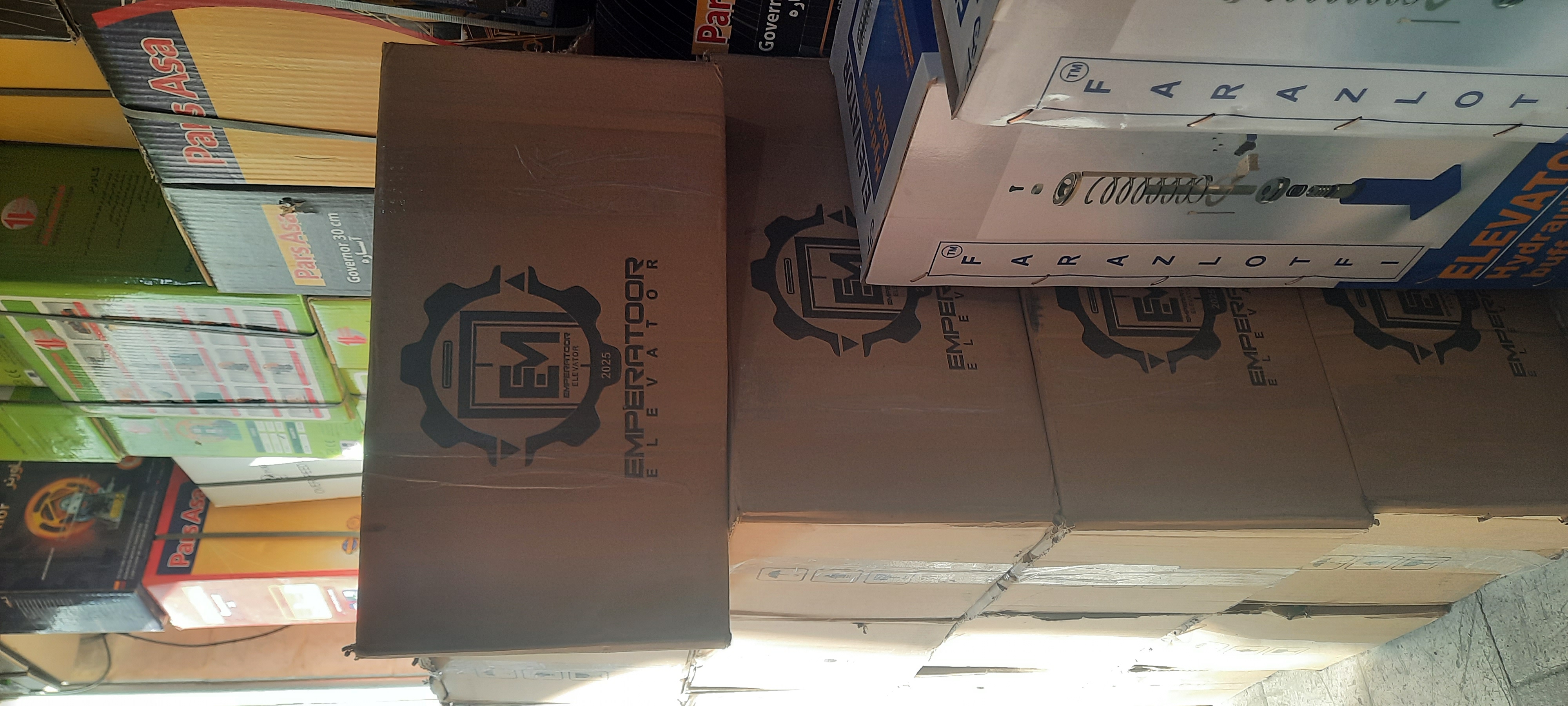 جک آرام بند امپراطور abb ( کارتن ۲۵ عددی ) / مناسب همکار - (118 آسانسوری) تولید و فروش پنل شستی آسانسور