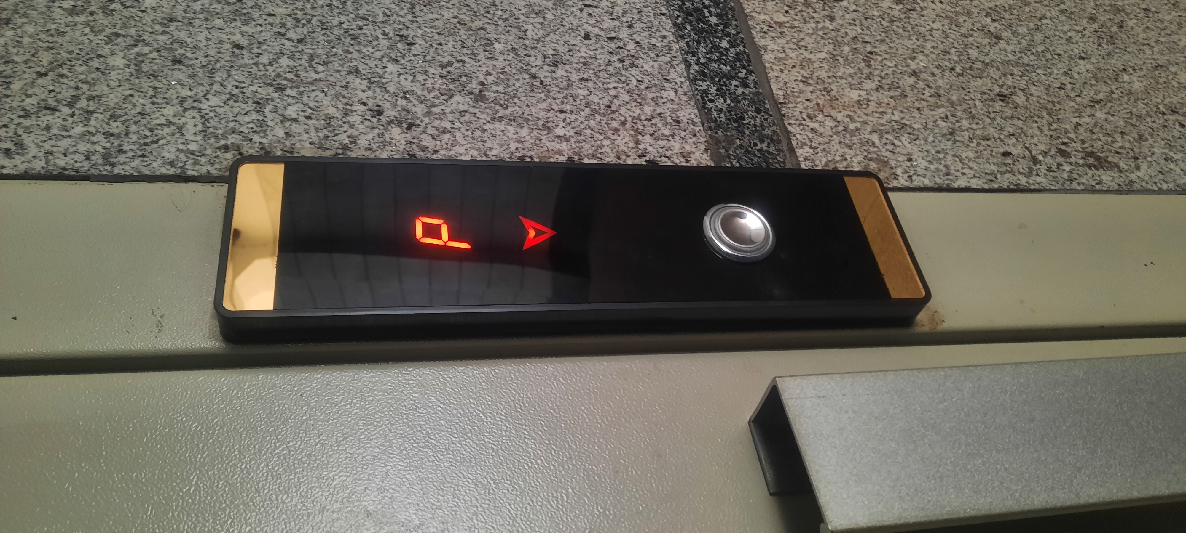 شاسی آسانسور کلید طبقه مدل اپل/ طلایی نوع شصتی T - (118 آسانسوری) تولید و فروش پنل شستی آسانسور